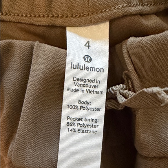 lululemon on the fly shorts - Picture 5 of 8